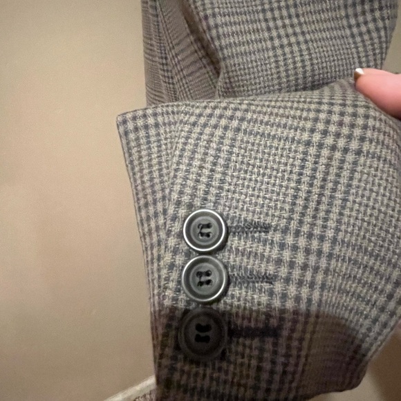 Yves Saint Laurent Windowpane 3-Button Gray Sport Coat with Notched Lapels - Picture 4 of 12